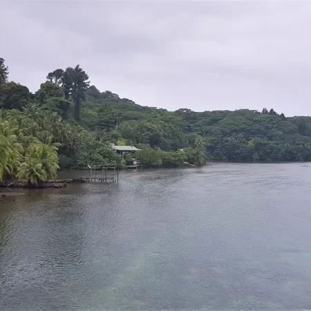 Lagune sauvage de Huahine