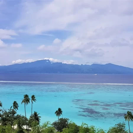 Lagon d'eau turquoise à Moorea