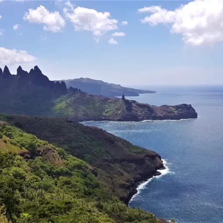 Costa de Nuku Hiva en Las Islas Marquesas