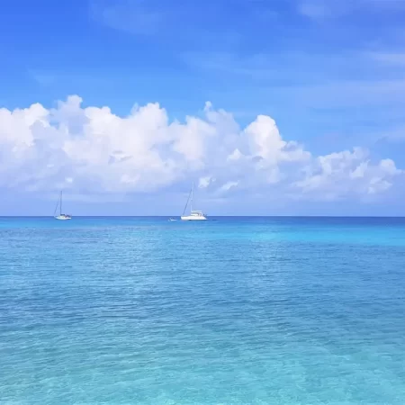 Les eaux turquoises du lagon de Rangiroa